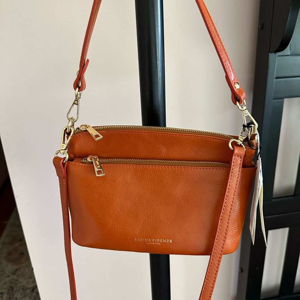 NWT Divina Firenze orange crossbody with feet Made in Italy